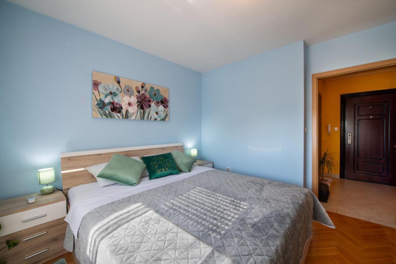 Apartman Silvija โอซีเยก ภายนอก รูปภาพ